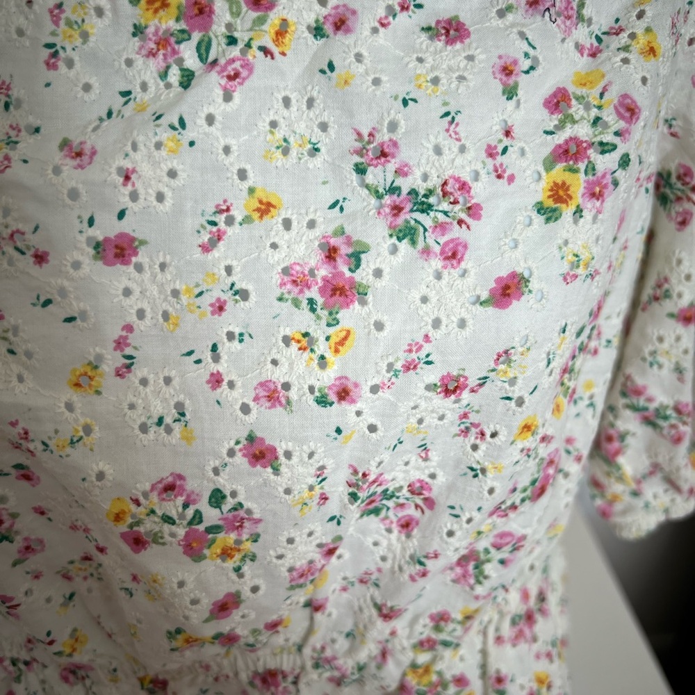 Eyelet Floral Ruffle Crop Top - Picture 3 of 5